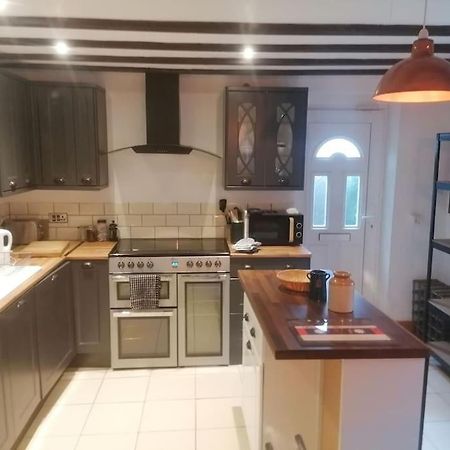 Villa The Old Barn, Cosy Townhouse In Leominster Exterior foto